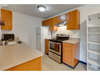 Photo #5: 24350308 Listing 