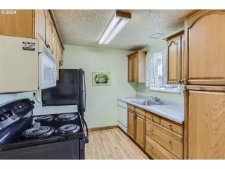 Photo #4: 24351855 Listing 