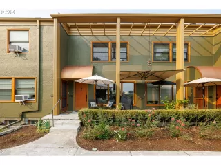 Photo #1: 24352023 Listing 