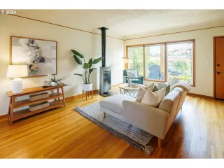 Photo #5: 24352023 Listing 