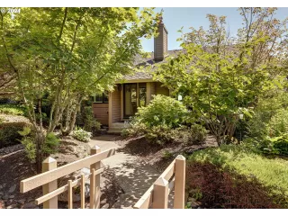 Photo #1: 24352032 Listing 