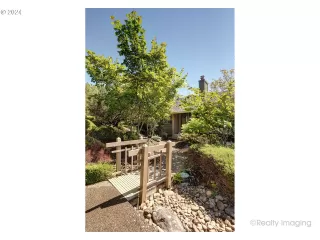 Photo #4: 24352032 Listing 