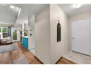 Photo #6: 24352966 Listing