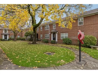 Photo #5: 24353070 Listing