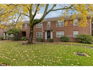 Photo #6: 24353070 Listing