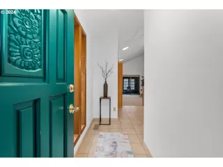 Photo #3: 24354871 Listing