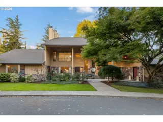 Photo #3: 24358159 Listing