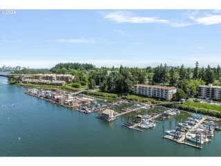 Photo #1: 24358256 Listing