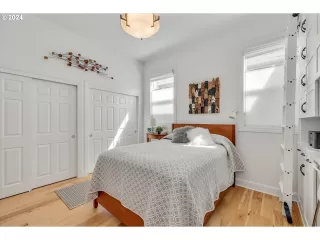 Photo #3: 24358256 Listing