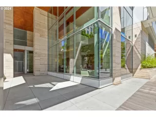 Photo #2: 24358358 Listing