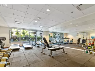 Photo #4: 24358358 Listing