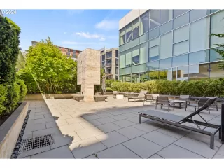 Photo #6: 24358358 Listing