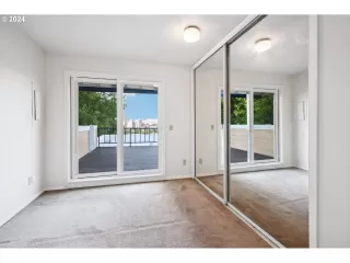 Photo #6: 24359022 Listing