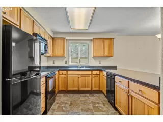 Photo #3: 24360121 Listing