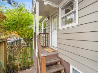 Photo #3: 24360489 Listing 