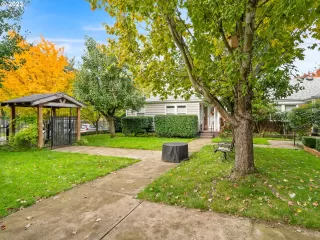 Photo #5: 24360489 Listing 