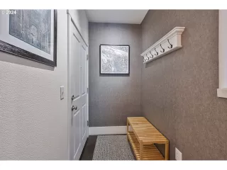 Photo #1: 24360992 Listing