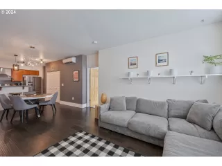 Photo #3: 24360992 Listing