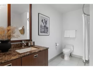 Photo #4: 24361147 Listing