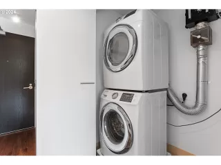 Photo #6: 24361147 Listing