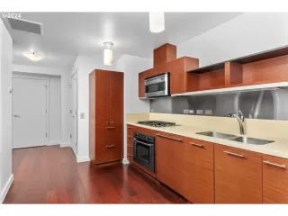 Photo #6: 24361394 Listing