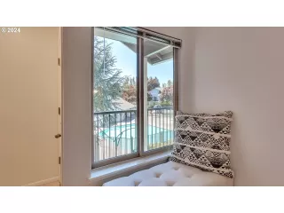 Photo #5: 24361704 Listing 