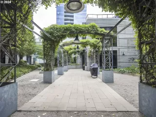 Photo #1: 24362310 Listing