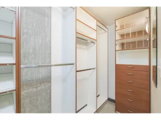 Photo #4: 24362310 Listing