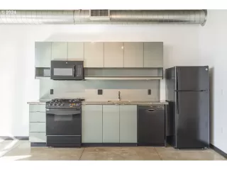 Photo #5: 24362310 Listing