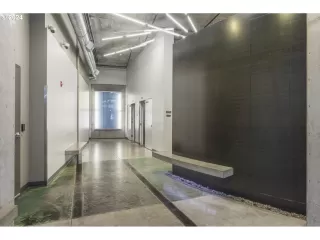 Photo #6: 24362310 Listing