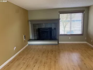 Photo #6: 24362482 Listing