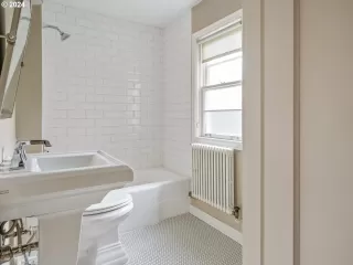 Photo #3: 24362695 Listing