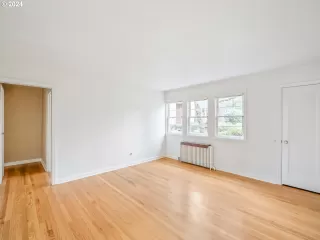 Photo #5: 24362695 Listing