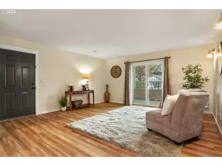 Photo #4: 24364032 Listing