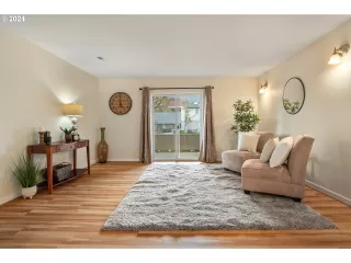 Photo #5: 24364032 Listing