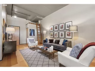 Photo #6: 24365000 Listing 