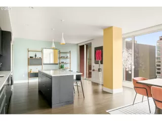 Photo #6: 24365751 Listing