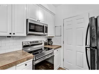 Photo #3: 24366324 Listing 