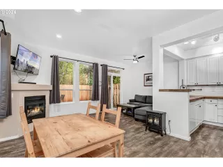 Photo #5: 24366324 Listing 