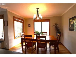 Photo #6: 24367483 Listing 