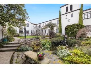 Photo #3: 24367487 Listing