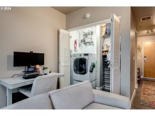 Photo #2: 24367991 Listing