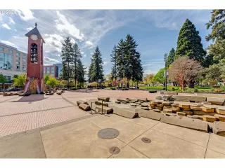 Photo #5: 24367991 Listing