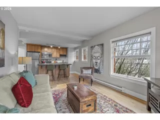 Photo #2: 24368413 Listing