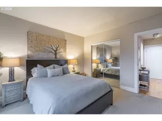 Photo #6: 24368413 Listing