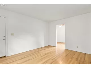 Photo #3: 24368876 Listing 