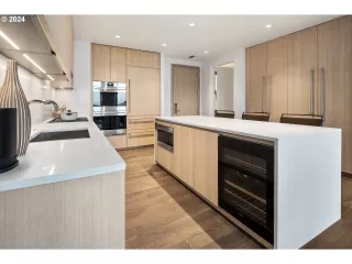 Photo #5: 24369442 Listing 