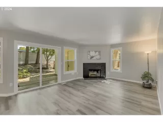 Photo #4: 24369687 Listing