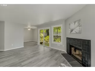 Photo #6: 24369687 Listing