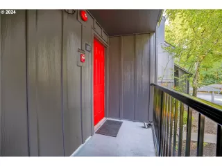 Photo #2: 24370340 Listing